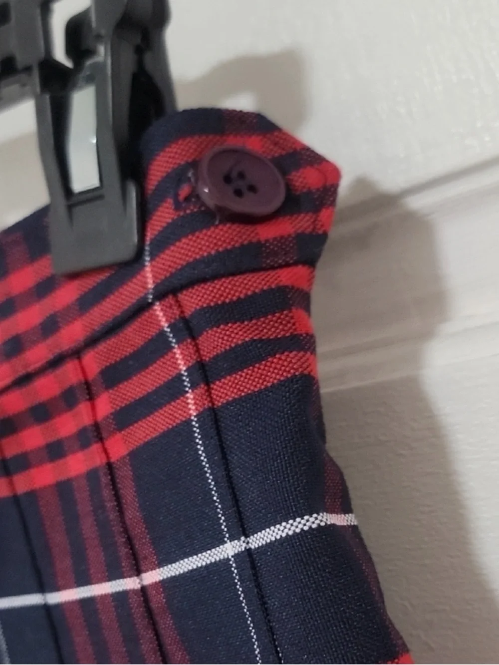 American Apparel Red and Navy Plaid Pleated Mini Skirt - Picture 4 of 10